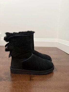 UGG Double Bailey Bow Boots Black Suede Size 8 Pristine